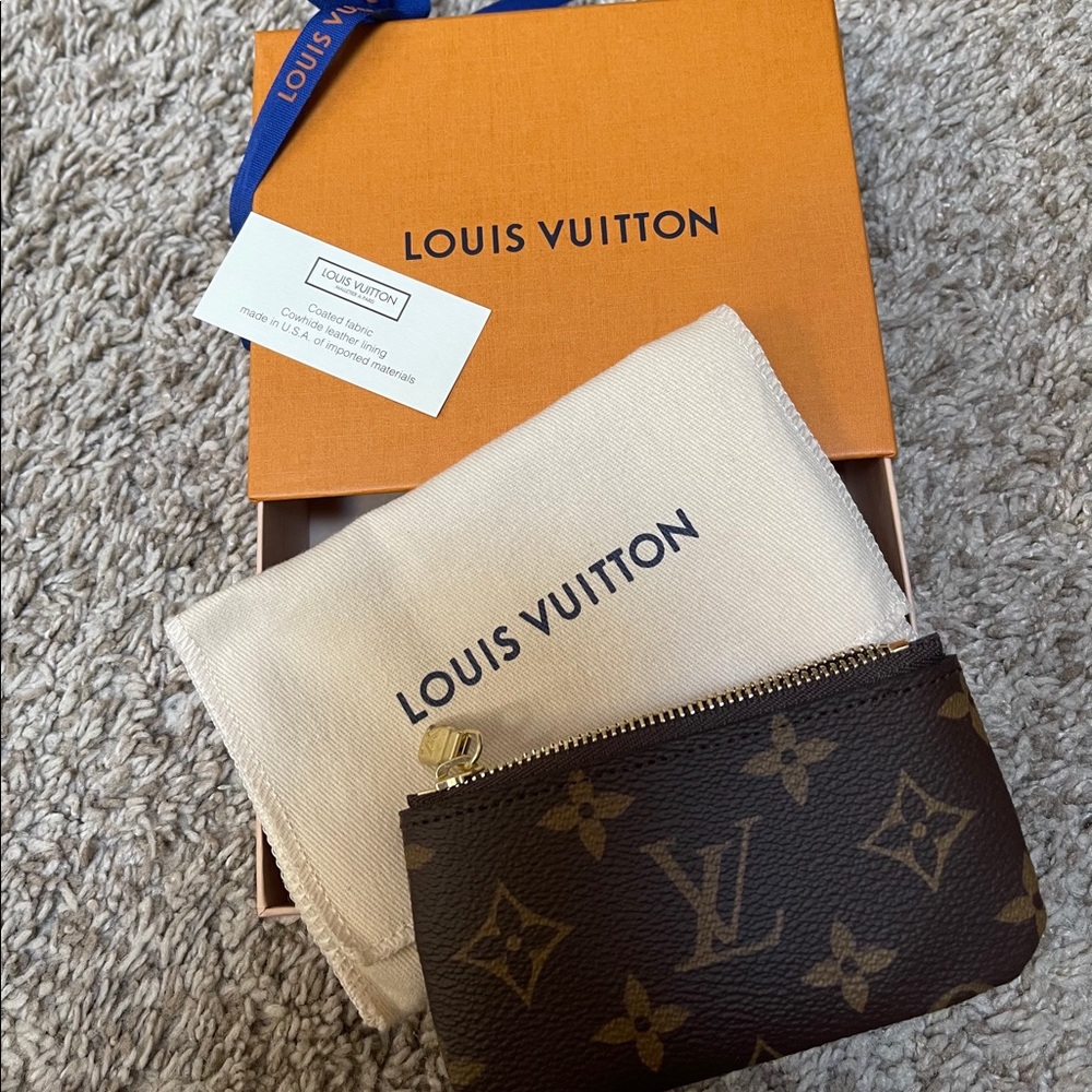 LV Mini keychain - Picture 2 of 8